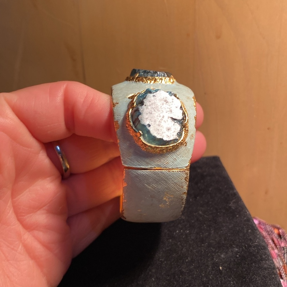 Castlecliff(VINTAGE)Bangle - Picture 3 of 9